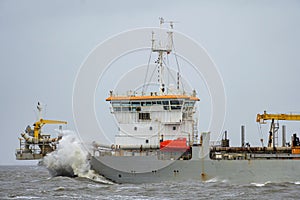 trailing suction hopper dredger