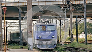 Il treno sul Bucarest linee ferroviarie stazione28