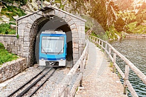 Il treno foglie montagne 