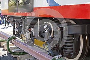 Train stop gear with steam locomotive detail, cranks, wheels and braking system with energy transmission.