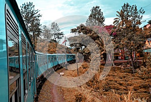A train traveling on the Badulla Colombo railway line