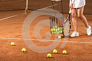 Training tennis equipment