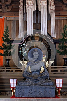 Translation: The Buddha statues around Kenchoji Zen temple. One