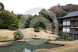 Translation: The Buddha statues around Kenchoji Zen temple. One