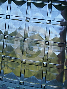 Transparent curtain wall in the form of a window texture