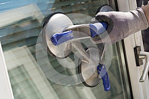 Transport window with suction cup