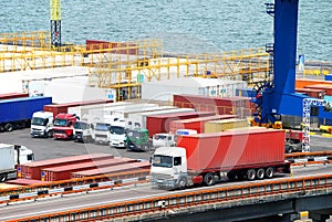 Transportation of cargoes by lorry