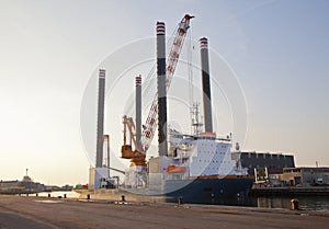 Transportation of a huge crane on a ship