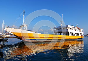 Trapani harbour / Ship