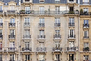 Travel France: windows of Paris