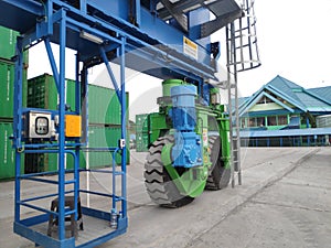 The travel mechanism of A Rubber Tyred Gantry Crane on the yard of Sorong Harbour