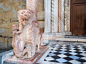 statue of Giovanni Da Campione Porch in Bergamo photo