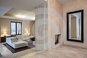 Travertine house: Hallway