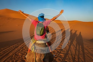 Travesia en camello por el desierto del Sahara. Erg Chebbi. Merzouga. Marruecos photo