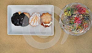 Tray with teacakes