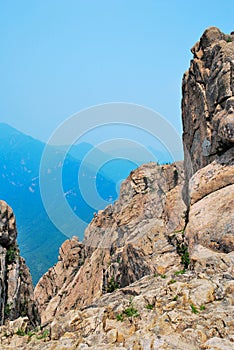 Treacherous mountain cliffs