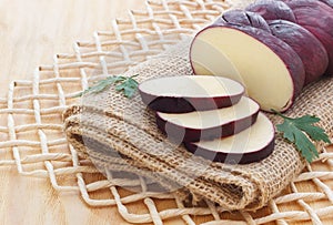 Treccia braided Mozzarella cheese marinated in red wine