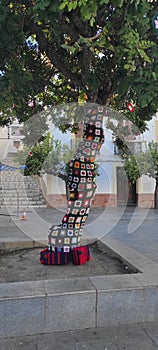 TREE DECORATED WITH PATCHWORK