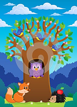 Tree with various animals theme 4