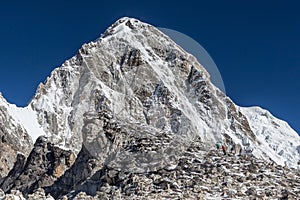 Trekkers coming up to Kala Patthar - the Everest.