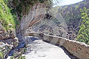 Trekking in cava photo