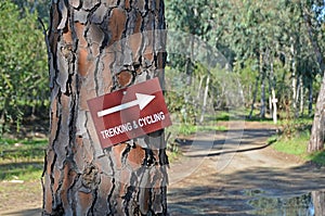 Trekking and cycling route sign