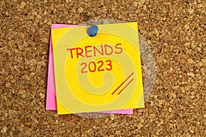 Trends 2023 postit on cork