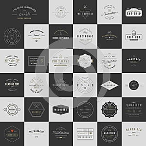 Trendy Retro Vintage Insignias Bundle