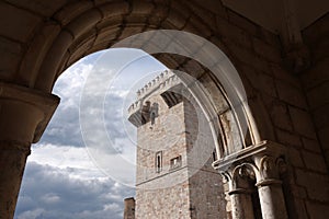 Tres Coroas ,Three Crowns Tower, Estremoz,