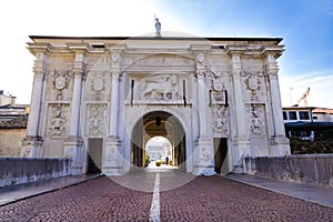 Treviso- monumento storico della Porta San Tomaso - Venice