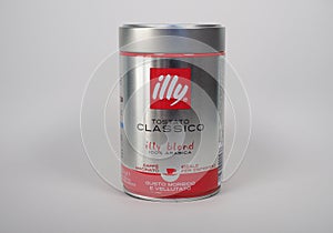 Illy coffee tin can