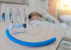 Triflow incentive spirometer