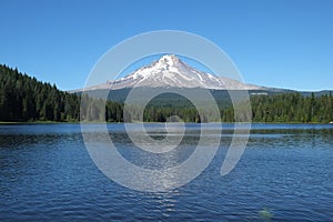 Trillium Lake and Mount Hood in the distance, Oregon, USA.