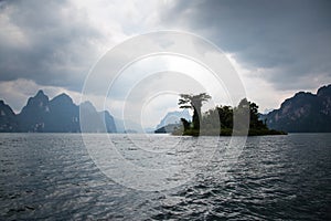 Trip on the lake Cheo Lan