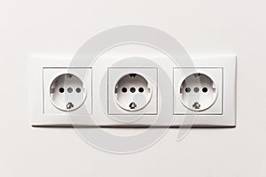 Triple electrical socket