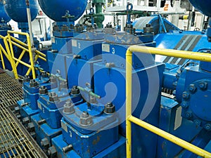 Triplex mud pumps for oil drilling rig in the pump room