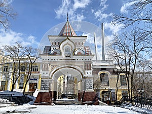 Triumphal Nicholas arch of the Tsarevich. Vladivostok, winter