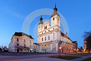 Trnava - Katedrála svatého Jana Křtitele za soumraku, Slovensko