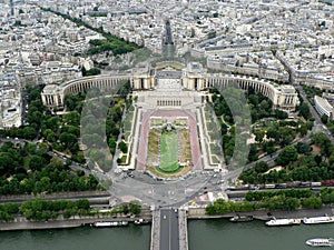 Trocadero gardens and the Palais de Chaillot photo