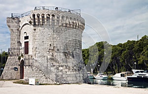   anziano. segno la Torre 