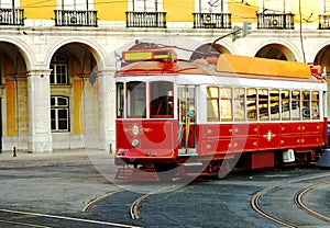 Trolejbus na lisabon ulice 