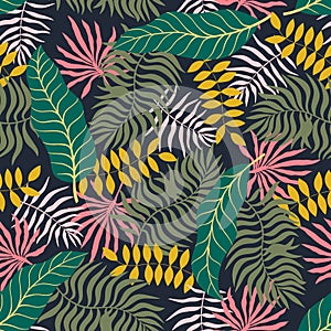 Tropical background with palm leaves. Seamless floral pattern. Summer vector illustration. Flat jungle print