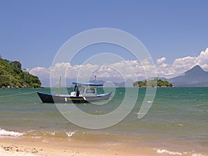 Playa a un barco 