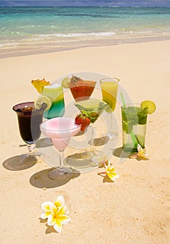 Tropical drinks on a Hawaiian beach