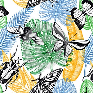 Tropical insects seamless pattern. Vector backdrop with hand drawn tropical plants,  palm leaves, insects. Vintage entomological