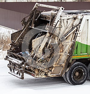 Truck for collecting garbage