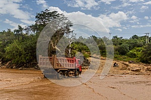 Truck crossing Kizo river, Ethiop