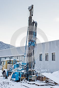 Truck with geological twist drill for sample