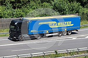 Truck with LKW Walter trailer