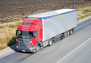 Truck semitrailer